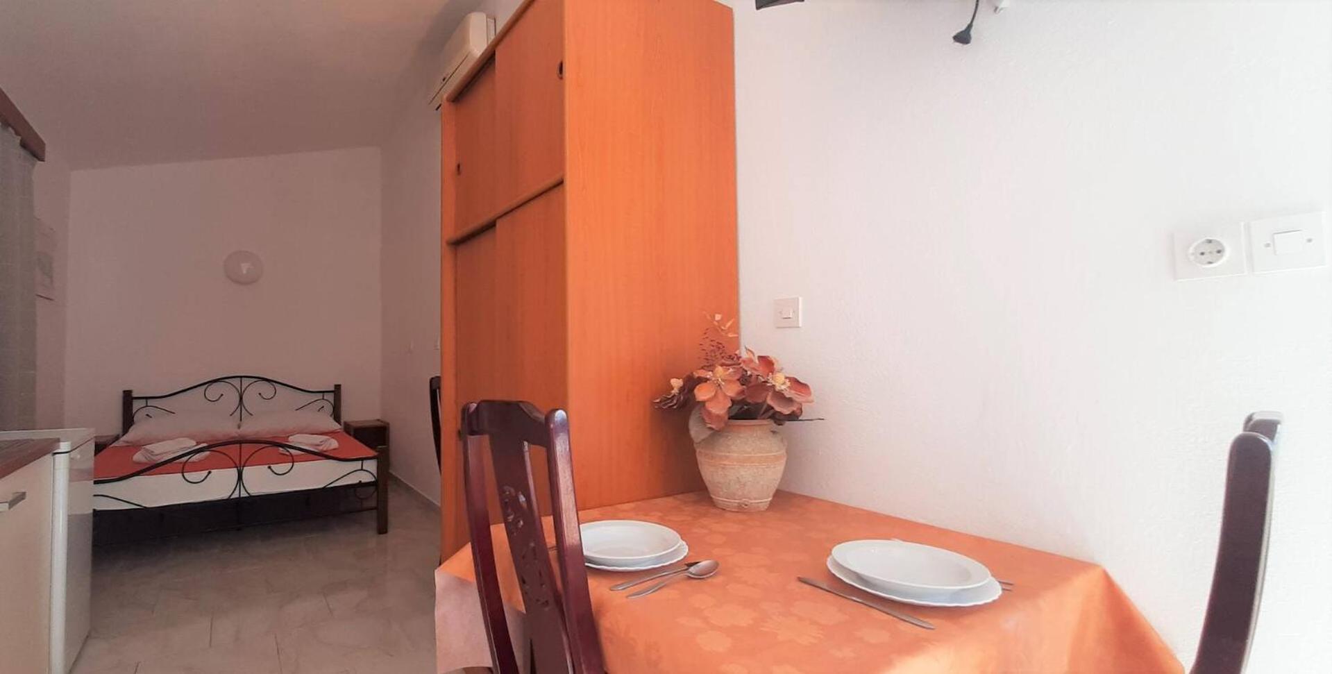 Guest House Helena Close To Beach Krk Town Exterior foto