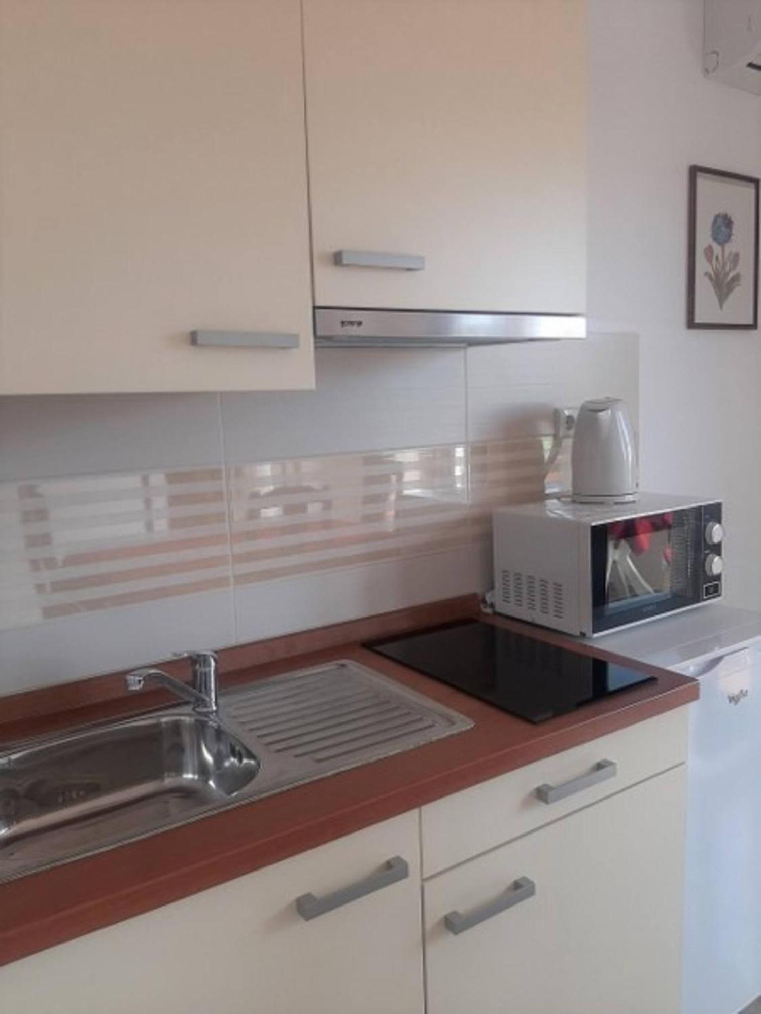 Guest House Helena Close To Beach Krk Town Exterior foto