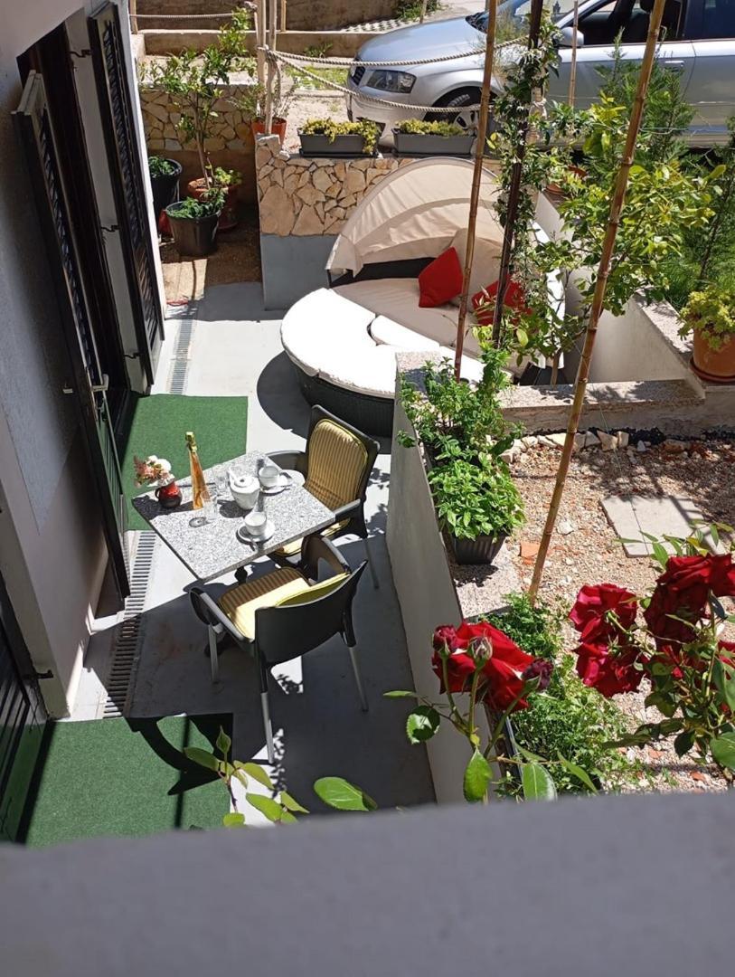 Guest House Helena Close To Beach Krk Town Exterior foto
